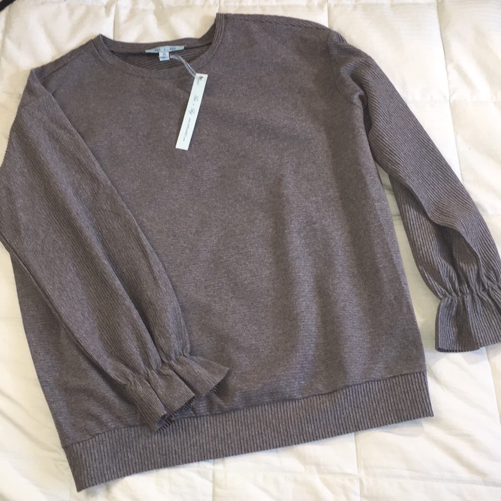 🔴 $5 $10 $15 SALE 🔴 NEW! Fiesta Grey Top